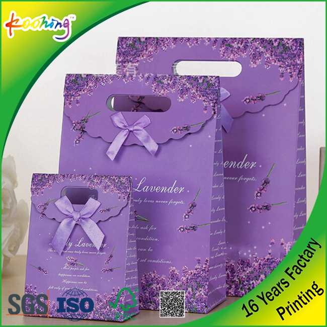 Factory Custom Hot Stampingpromotional Sticky Pocket /Gift Carrier Paper Bags with UV Printing 