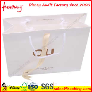 Factory Luxury / Fashion Outlet OEM pink Gift Paper Bag with Silk Ribbon Handle for Woman