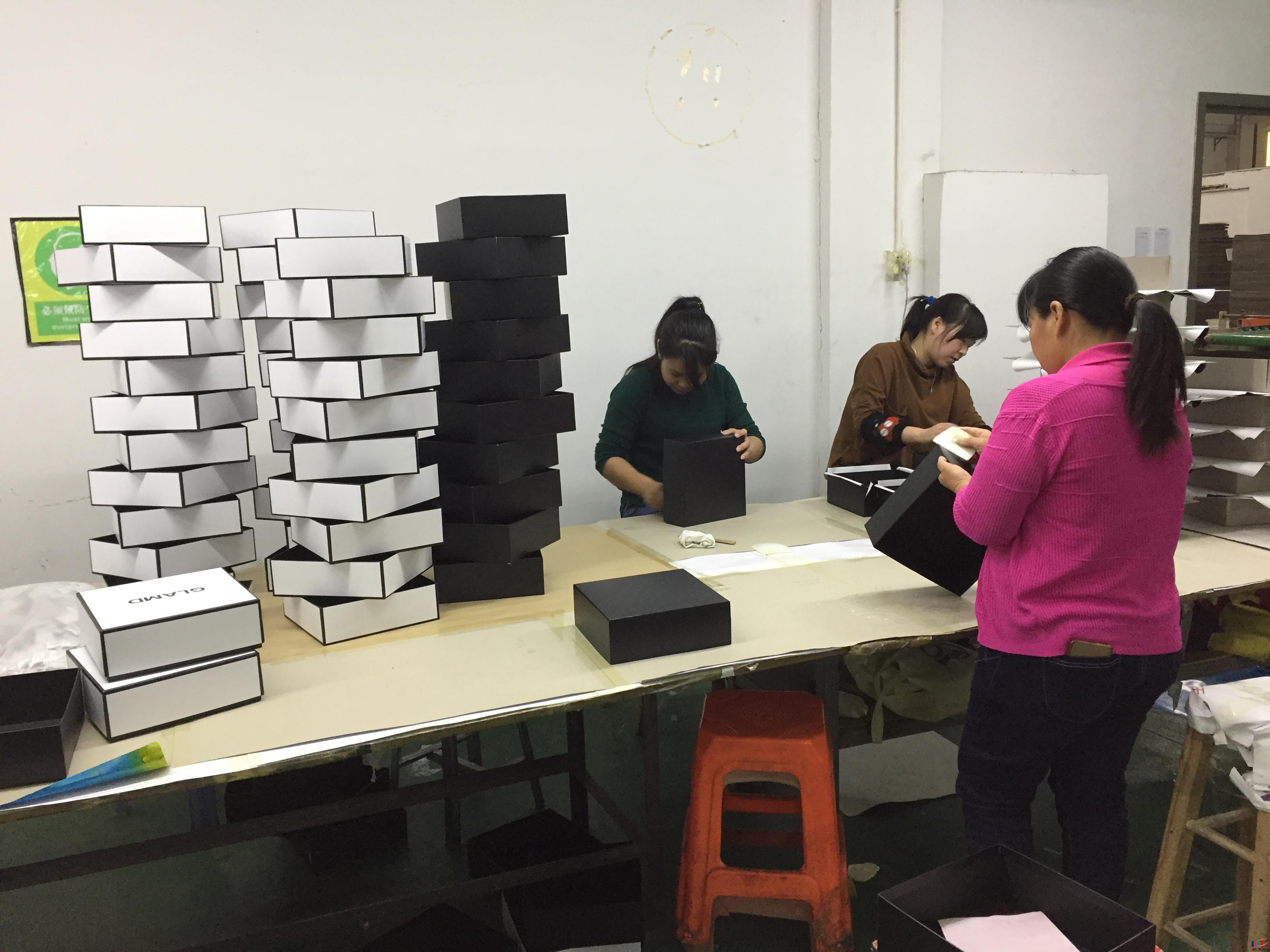 Koohing Gift Boxes Produce Line